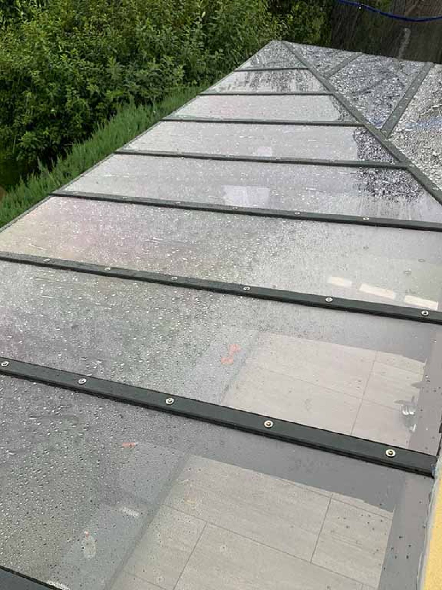 Faszerkezetes polikarbonattető