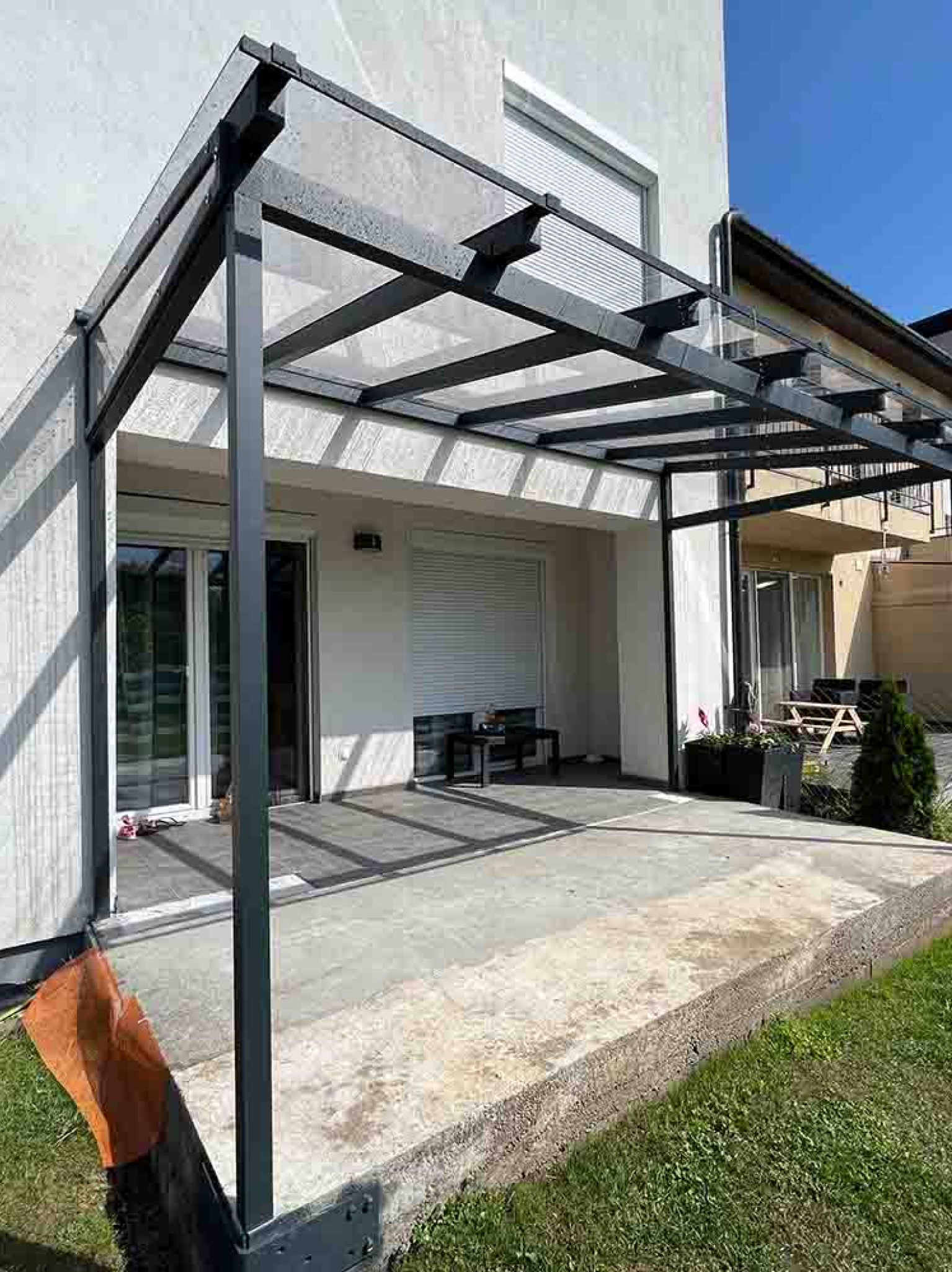 tömör polikarbonát tetö