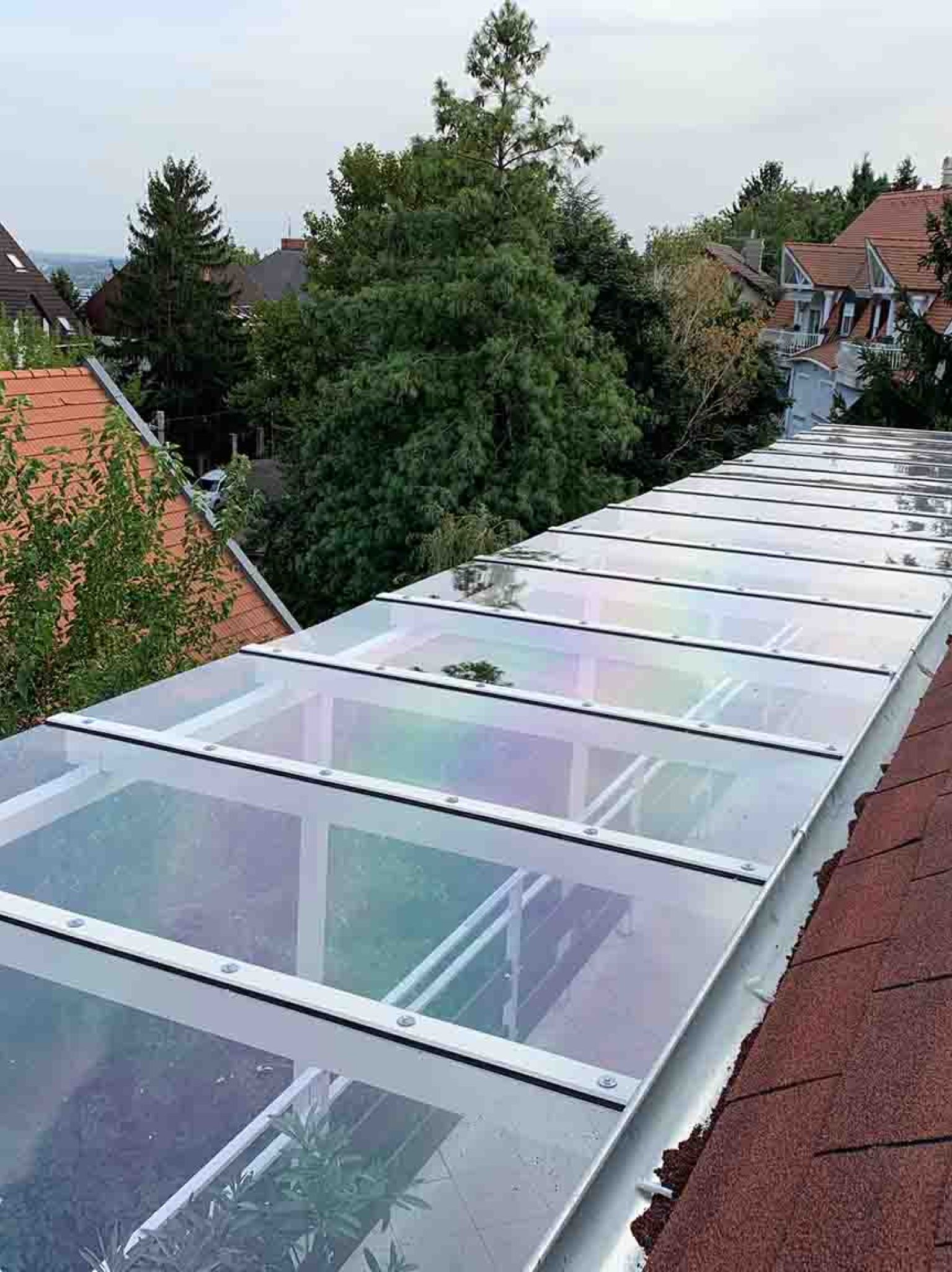 tömör polikarbonát tetö