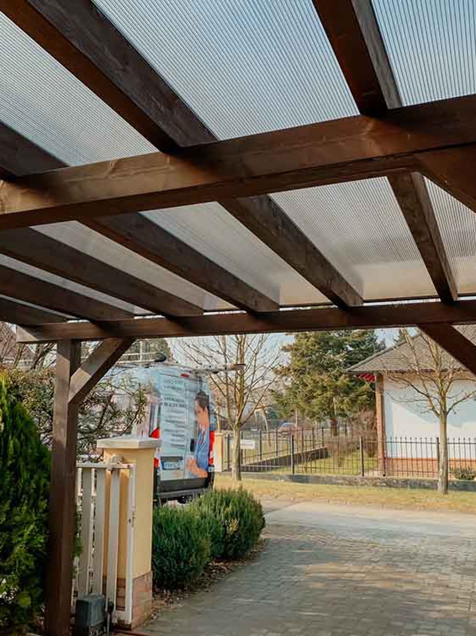 Faszerkezetes polikarbonattető