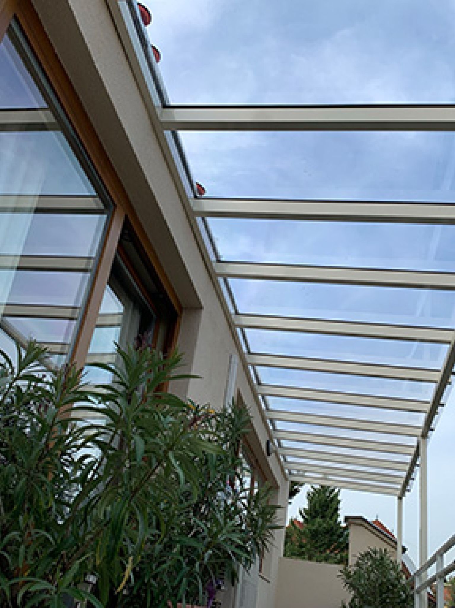 tömör polikarbonát tetö